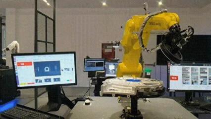 機械臂搬進了寫字樓？它們正以「億」倍速加速工業(yè)自動化控制